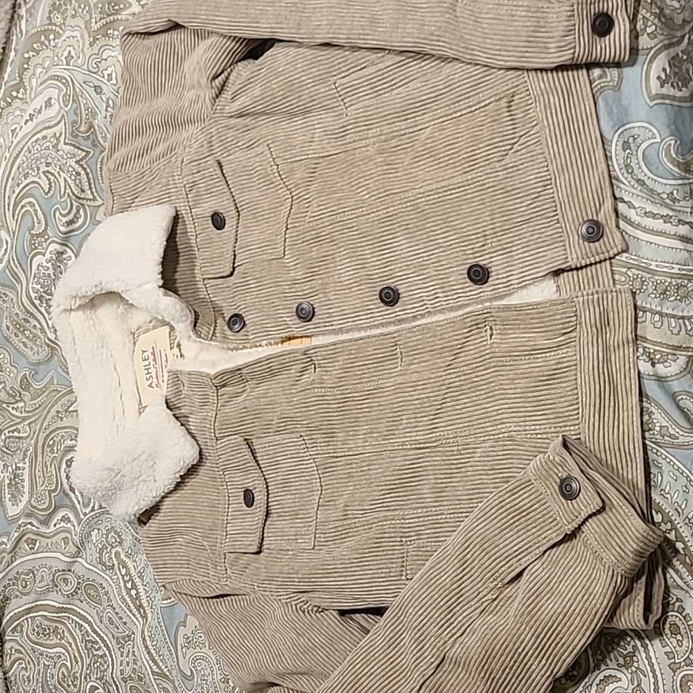 Furry Jacket - Picture 2 of 6